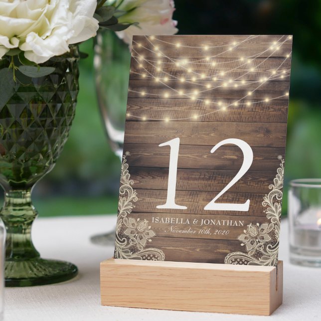 Rustika Ljus i Trä & Sladd | Bordskort med Spets (Rustic Wood & String Lights | Lace Table Number)