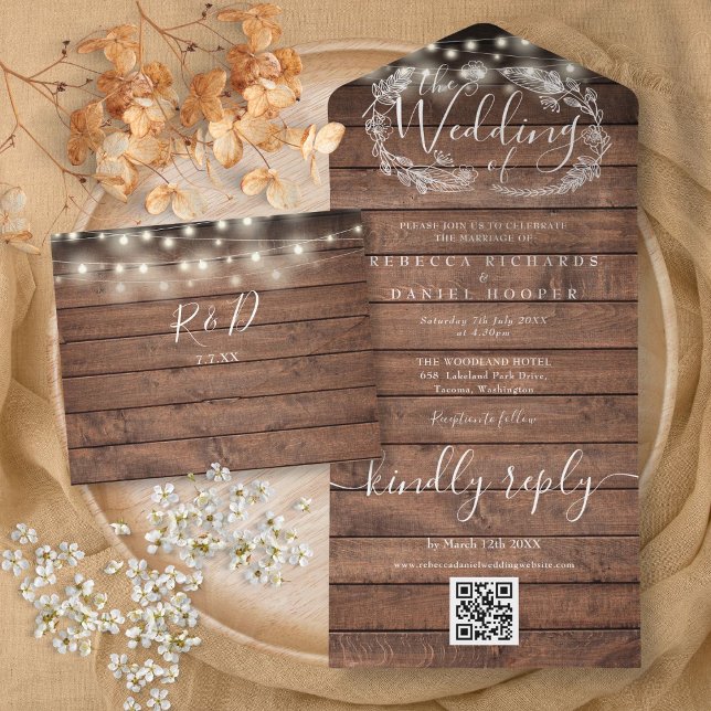 Rustika Ljus i Trädgård med QR-kod för Bröllop Blo (Rustic Wood String Lights QR Code Floral Wedding All In One Invitation)