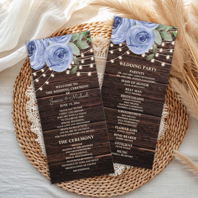 Rustika Ljussträngsljus Blå Blommig Bröllopsprogra Program (Dusty blue watercolor floral and string lights on rustic wood wedding program)