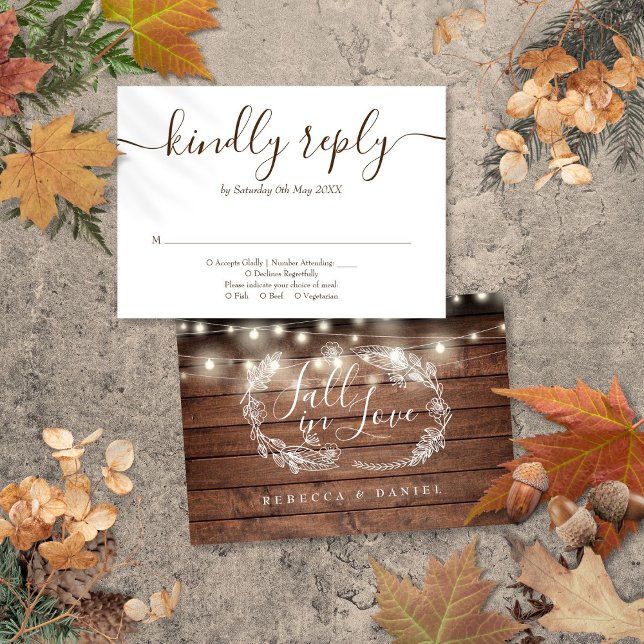 Rustika Trästrängljus Faller i Kärlek OSA Kort (Rustic Wood String Lights Fall In Love RSVP Card)