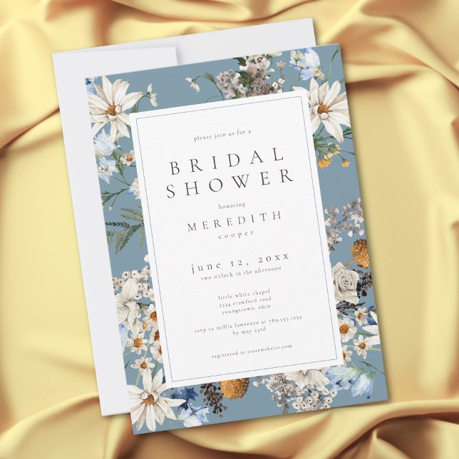 Rustika vilda blommor & tusenskönor Blå bröllopsdu Inbjudningar (Rustic Wildflowers & Daisies Blue Bridal Shower Invitation)