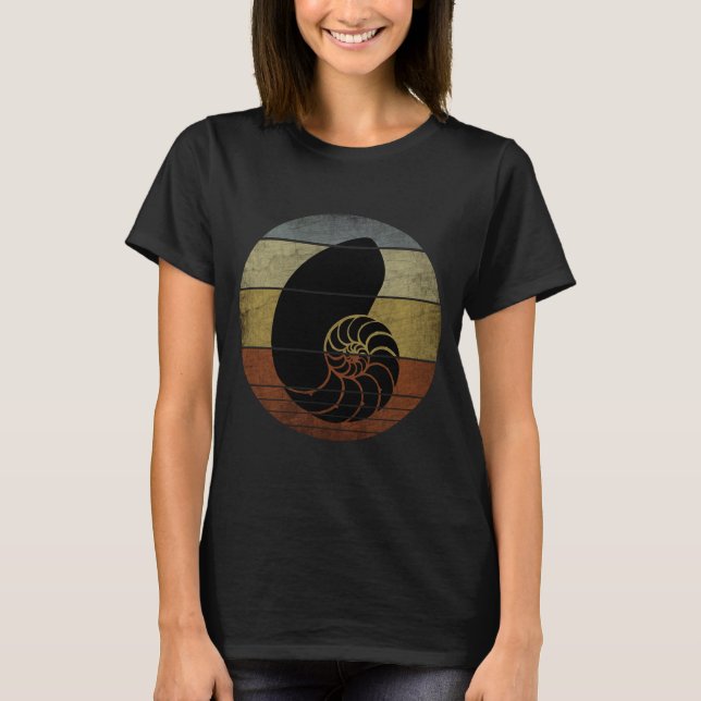 RUSTIKT ANTIKT NAUTILUS T SHIRT (Framsida)