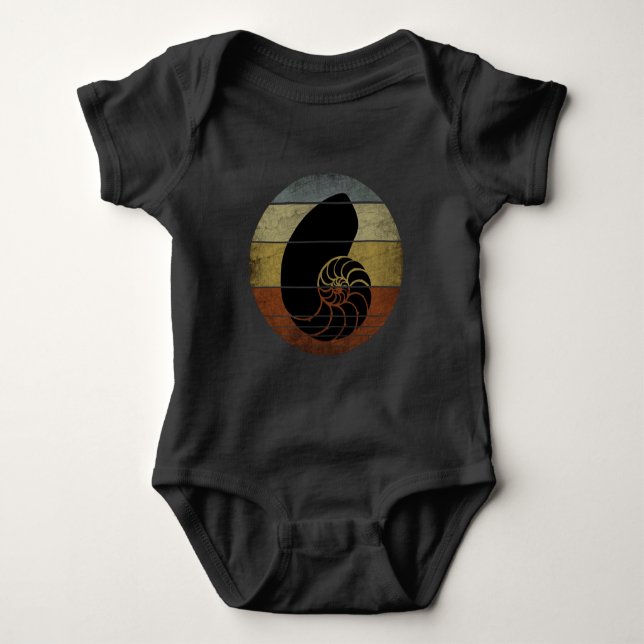 RUSTIKT ANTIKT NAUTILUS T SHIRT (Framsida)
