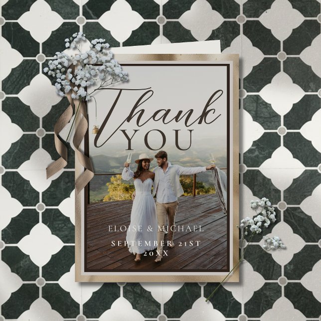 Rustikt Brunt Botaniskt Mönster Foto Bröllop Tack Kort (Thank your guests for celebrating your big day with this Rustic Brown Photo Folded Thank You Card!)