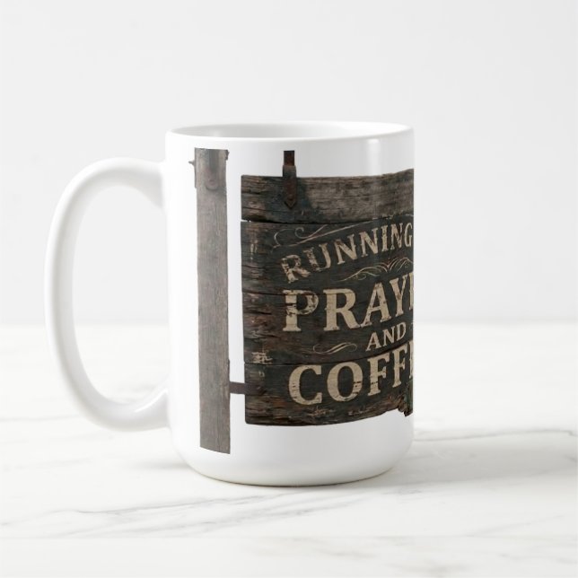 Rustikt Träskylt Löper På Bön & Kaffe Kaffemugg (Vänster)