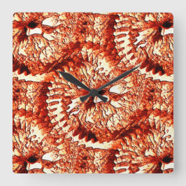 Rustisk repetition av rödaktiga korallrosetter som fyrkantig klocka