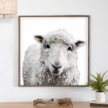 Rustiska fåruppfödningsanläggningen i Land, minima Poster<br><div class="desc">Perfekt för din roliga, moderna jordbrukshemdekoration, dessa vackra poster (eller utskrivbara digitala nedladdningar) har ett får med ett svartvitt minimalistiskt utseende. Fåren innehåller också subtila vattenfärg/målade högdagrar av varma beige och ljusa rosa. Det söta fåret porträtt är på väg framåt. Välj en egen poster storlek och form, eller välj alternativet...</div>