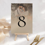 Rustiskt fotoövertäckningsskript, Bordsnummer<br><div class="desc">Bordsnumret Rustic Photo Overlay Script. Byt bara ut exempelbilden mot din egen och anpassa bordsnumret enkelt. Samma design finns på andra sidan och uppdateras samtidigt när du gör ändringarna.</div>
