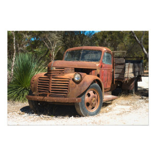Rusty gamle lastbil övergav i utlandet Australien. Fototryck