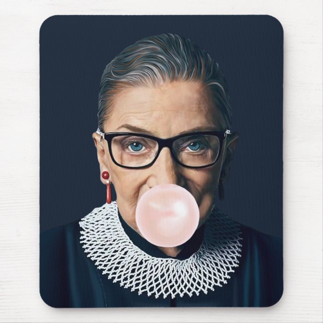 Ruth Bader Ginsburg Blowing Rosa Bubble gumm Musmatta (Framsidan)