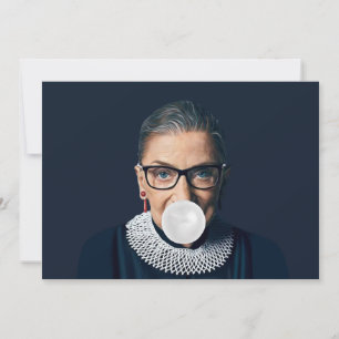 Ruth Bader Ginsburg Blowing White Bubble gumm Inbjudningar