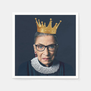 Ruth Bader Ginsburg med guldkrona Pappersservett