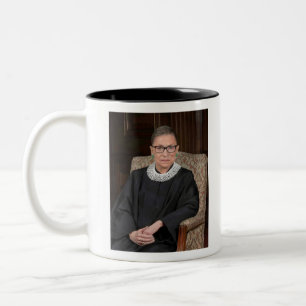 Ruth Bader Ginsburg Porträtt Två-Tonad Mugg