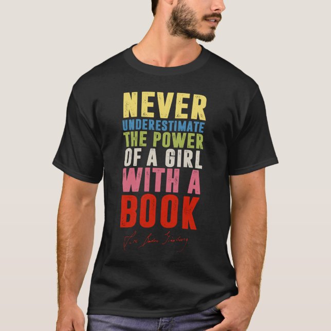 Ruth Bader Ginsburg RBG Quote Girl with Bok Women T Shirt (Framsida)