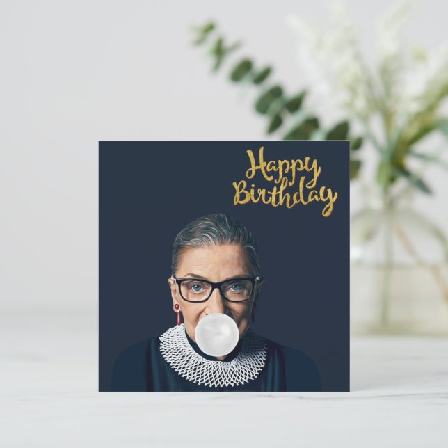 Ruth Ginsburg Blåser Tuggummi Glad Födelsedag (Stående Fram)