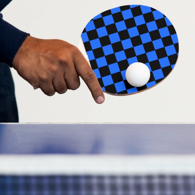 Rutig elektrisk blå och svart pingisracket (Insitu)