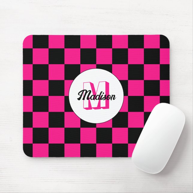 Rutiga rutor het rosa svart retro monogram musmatta (Med mus)