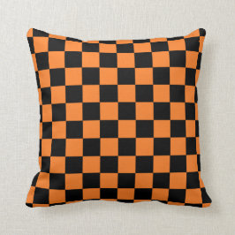 Rutigt orange och svart kudde