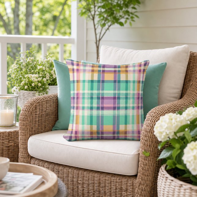 Rutigt sommargrönt lila  kudde (Skapare uppladdad)