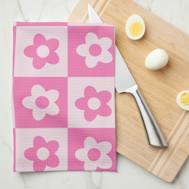Rutigt varmt rosa och vitt retroblommönster kökshandduk (Vikt i Fjärdedel)