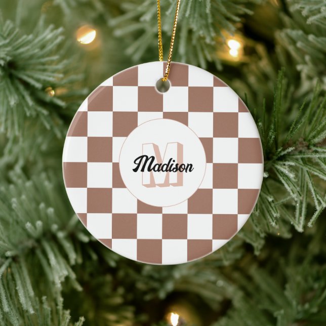 Rutmönster mocha brun vit retro Monogram Julgransprydnad Keramik (Träd)