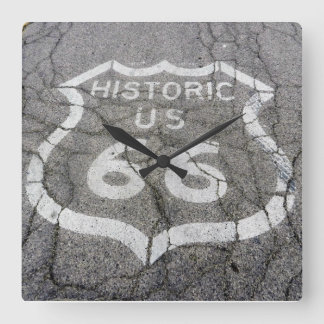 Rutt 66 kvadrerar väggen tar tid på fyrkantig klocka