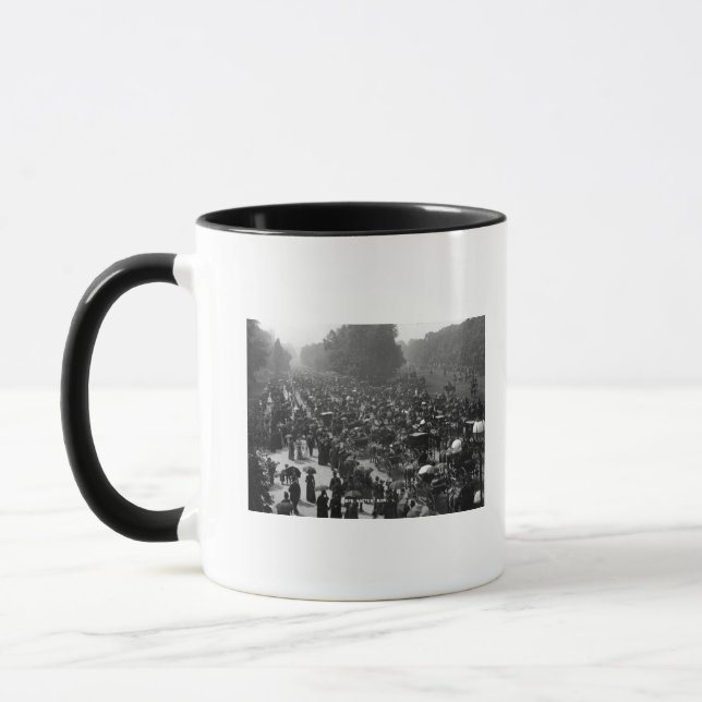 Ruttet ro i Hyde parken, London, c.1890 Mugg (Vänster)