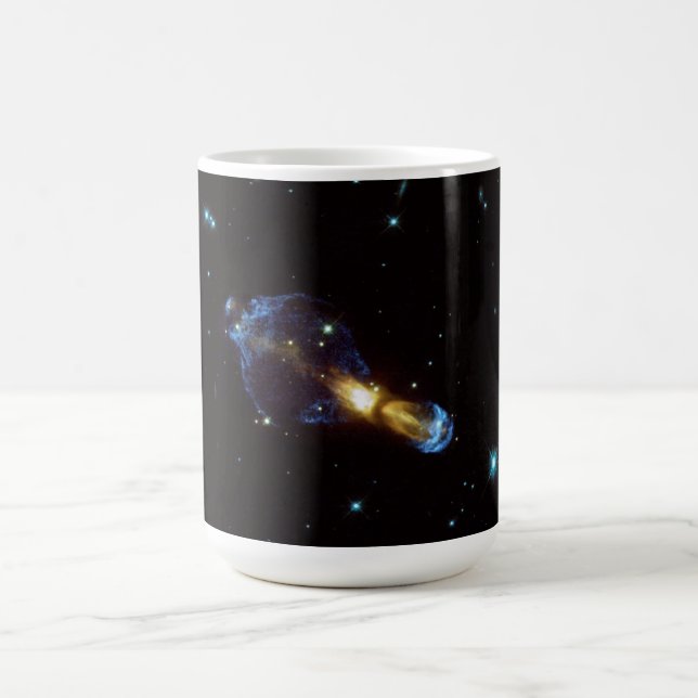 Ruttna äggnebulosan från Hubble-rymdteleskopet  Magisk Mugg (Center)