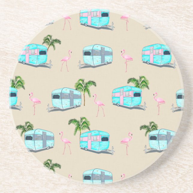 RV Beach Camping with Flamingos Underlägg (Framsidan)