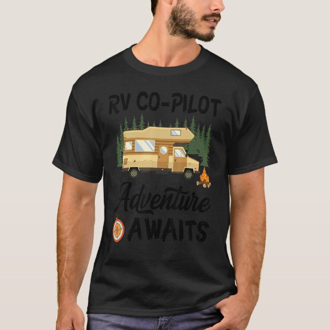 Rv Co Pilot Äventyr Awaits Camping Camper T Shirt (Framsida)