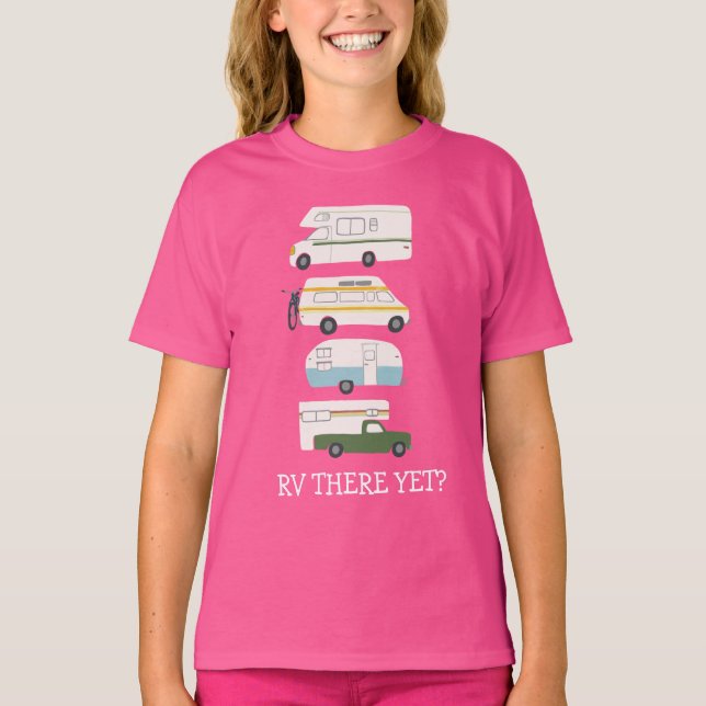 RV DÄR ÄNNU? Campervan vanlife RV Trailer ANPASSNI T Shirt (Framsida)