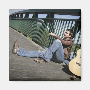 Ryan Kelly musik - magnet - gitarr