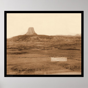 Ryan's Ranch & Distant View Djävulen Torn WY 1890 Poster