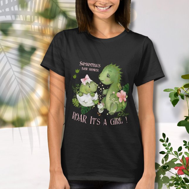 Ryck det är en tjej! Bebisfest för mamman  T Shirt (Roar It's a Girl! Baby Shower Mom's T-Shirt)