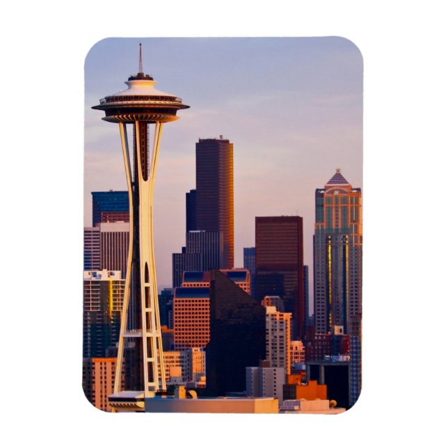 Rymden Nål är ett torn i skymningen i Seattle Magnet (Vertikal)