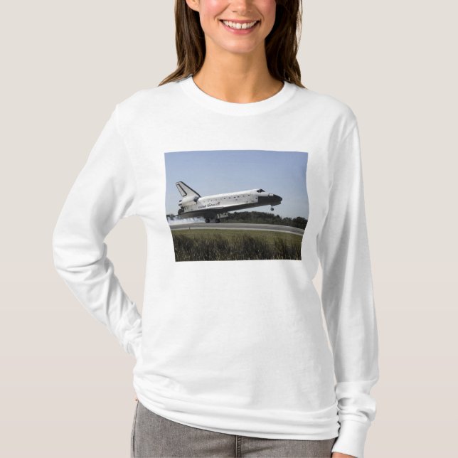 Rymdfärgen Atlantis rör sig nedåt 3 T-shirt (Framsida)
