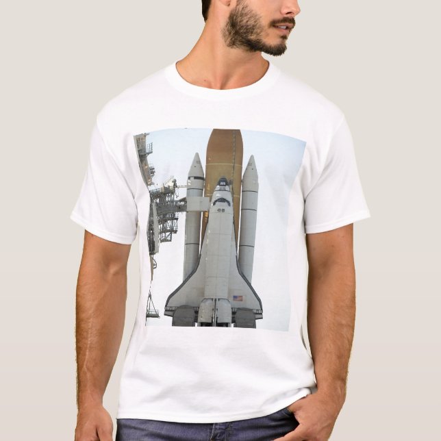 Rymdfärgen Atlantis sitter på startplattan T-shirt (Framsida)