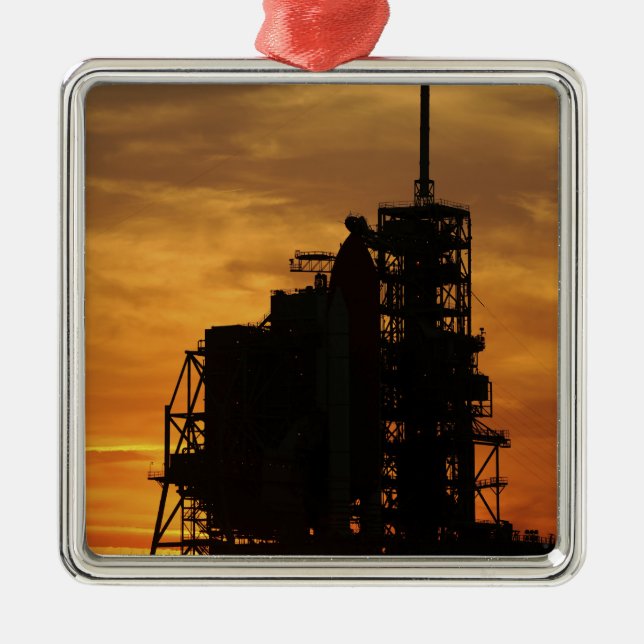 Rymdfärgsatlantis på startplattan julgransprydnad metall (Framsidan)