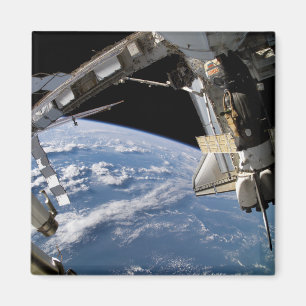 Rymdfärja Atlantis och ett Soyuz rymdskepp Magnet
