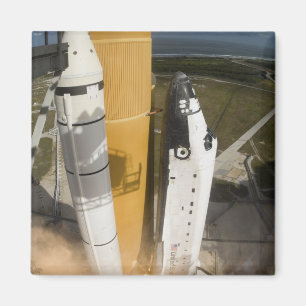 RymdfärjaAtlantis hissar av 17 Magnet