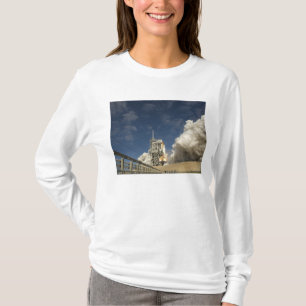 RymdfärjaAtlantis hissar av 20 T Shirt