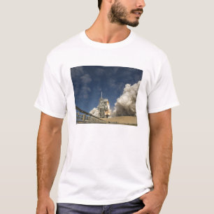 RymdfärjaAtlantis hissar av 20 T Shirt