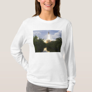 RymdfärjaAtlantis hissar av 26 Tee Shirt
