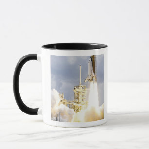 RymdfärjaAtlantis hissar av 2 Mugg