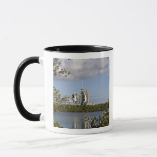 Rymdfärjan Atlantis sitter redo Mugg