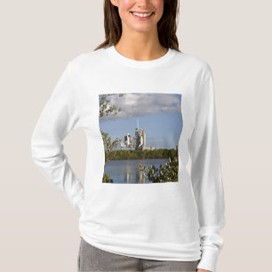 Rymdfärjan Atlantis sitter redo T-shirt