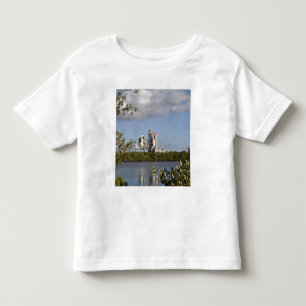 Rymdfärjan Atlantis sitter redo T-shirt