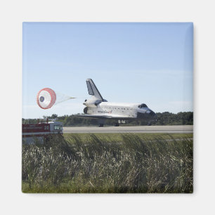Rymdfärjan Atlantis vecklar ut dess friktionsbana Magnet