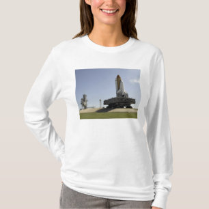 Rymdfärjasträvan att närma sig barkassen p tee shirt