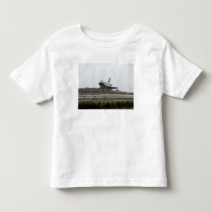 Rymdfärjaupptäckten att närma sig landning t-shirt
